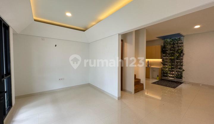 Rumah Baru 2,5 LT SHM Graha Raya Bintaro, Tangerang Selatan