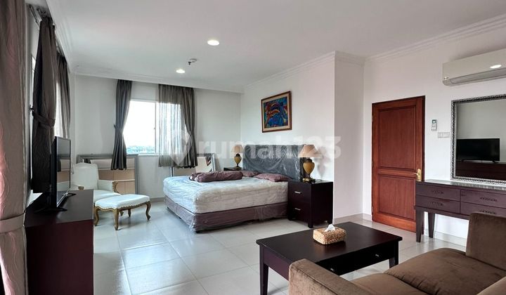 Apartment 4 BR Bagus Semi Furnished di Greenview Pondok Indah Apartment 4 BR Bagus Semi Furnished di Greenview Pondok Indah