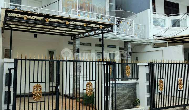 Siap Huni, Rumah, 2 Lantai, SHM, Bebas Banjir di Kembangan Meruya