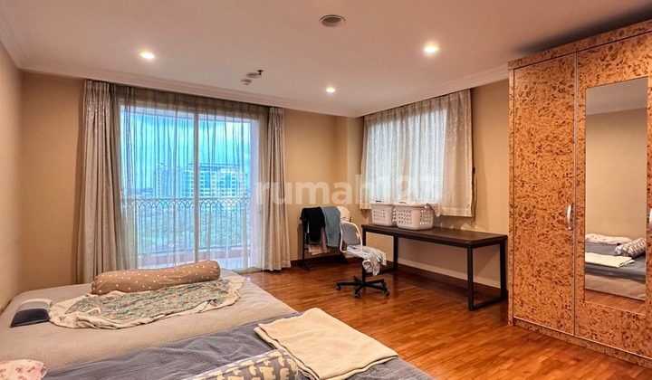 Apartment 3 BR Bagus Semi Furnished di Greenview Pondok Indah Apartment 3 BR Bagus Semi Furnished di Greenview Pondok Indah