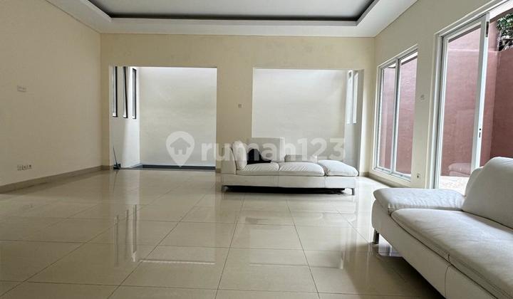 Rumah Bagus Unfurnished SHM Kebayoran Height Bintaro, Tangsel
