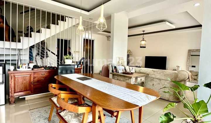 Rumah 3 Lantai Bagus Furnished SHM di Lebak Bulus, Jaksel