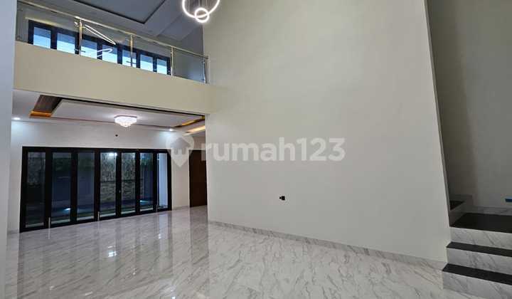 Rumah Mewah Brand NEW Modern Design strategis di Radio Dalam 2