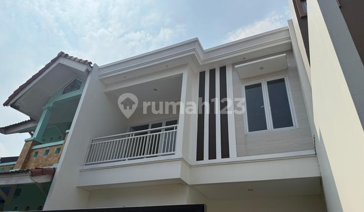 Nice House Unfurnished SHM Graha Bintaro, South Jakarta 2