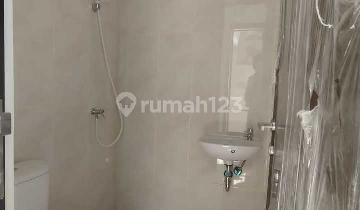 Rumah Brand New Bagus Cluster Bellefleur, Citra Garden Serpong  2