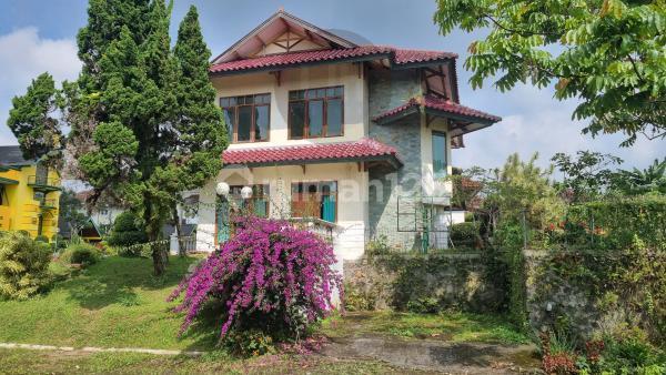 Dijual Villa di Cimacan Puncak Bogor Jawa Barat