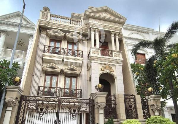 Rumah Mewah Arsitektur Klasik di Bukit Gading Mediterania, Kelapa Gading, Jakarta Utara