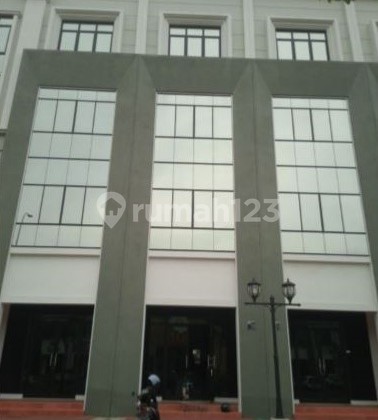 Brand New 4-Story Shop House in Sedayu City, Kelapa Gading, North Jakarta Brand New 4-Story Shop House in Sedayu City, Kelapa Gading, North Jakarta