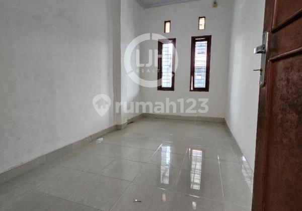 Rumah 2 Lantai di Perumahan Alamanda, Harapan Indah, Bekasi 2