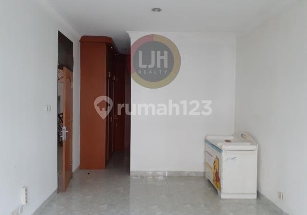 Rumah disewakan di Gading Surya Kelapa Gading Jakarta Utara  2