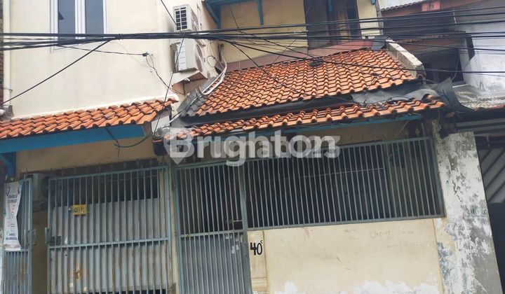 RUMAH 2 LANTAI SIAP HUNI KEMAYORAN RUMAH 2 LANTAI SIAP HUNI KEMAYORAN
