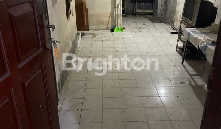 RUMAH 3 LANTAI HITUNG TANAH PADEMANGAN 2