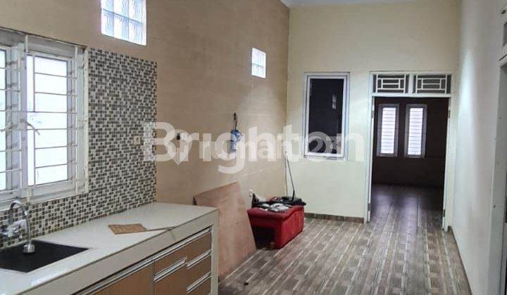 RUMAH BARU 4 LANTAI PADEMANGAN 2