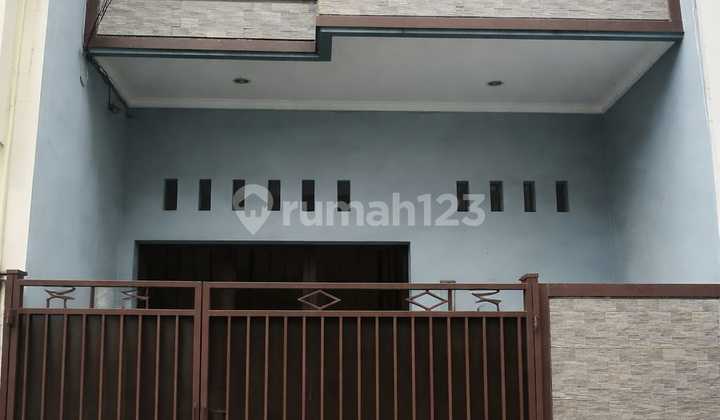 Rumah Siap Huni 2,5 Lantai Kavling Polri Jelambar Rumah Siap Huni 2,5 Lantai Kavling Polri Jelambar
