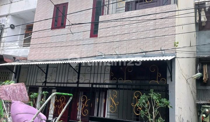 Ready-to-Occupy 2-Story House, Row House, 2-Car Road, Spacious Land, Sereal