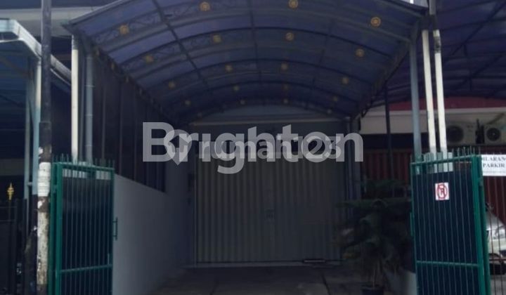 4-STORY READY-TO-OCCUPY HOUSE BEHIND GAJAH MADA PLAZA