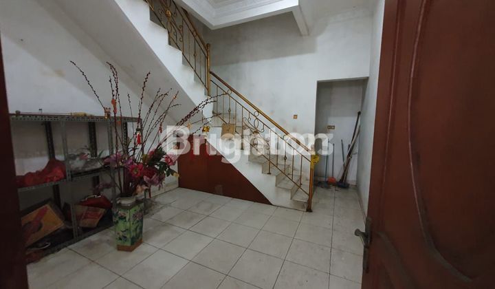 RUMAH 4 LANTAI DEKAT GLODOK 2