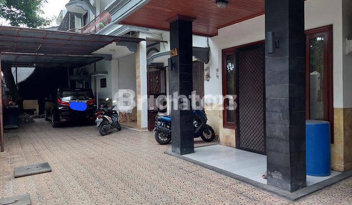 RUMAH MEWAH PADEMANGAN