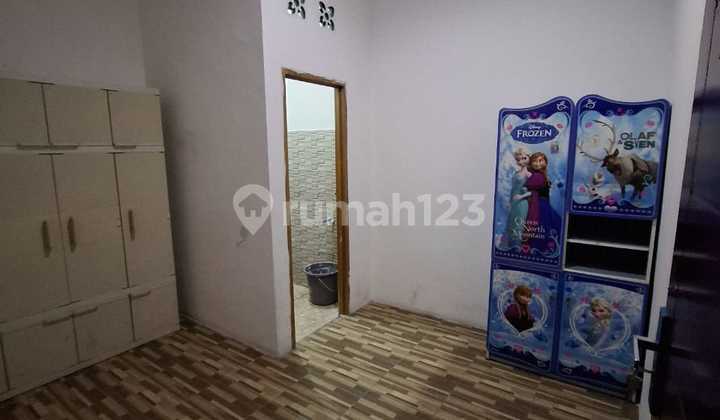 Ready-to-Occupy 2-Story House, Row House, 2-Car Road, Spacious Land, Sereal