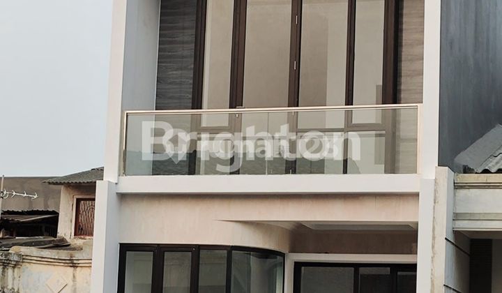 DIJUAL RUMAH MEWAH PADEMANGAN 1
