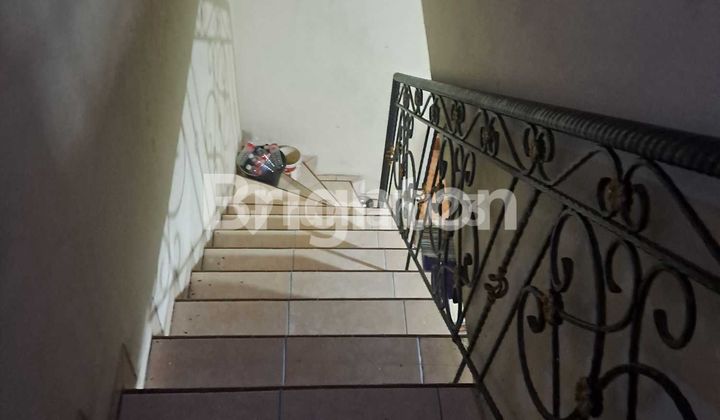 RUMAH SIAP HUNI 3 LANTAI PADEMANGAN 2