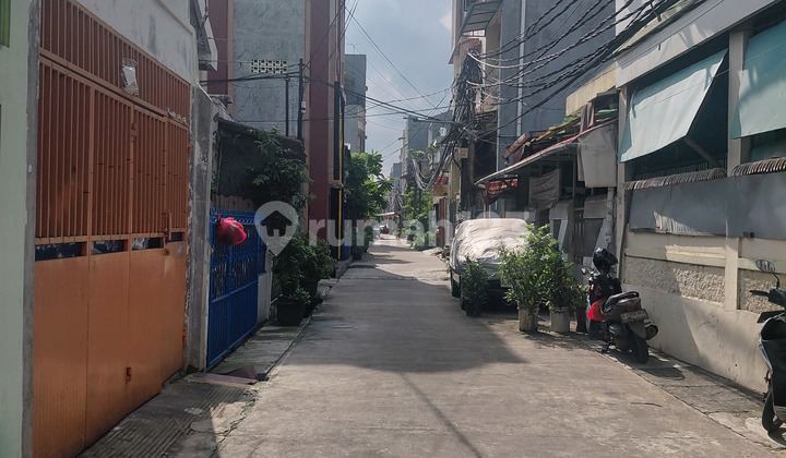 2-Storey Ready-to-Live House, 2 Car Row, Pademangan 2