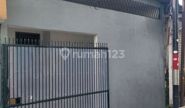 Minimalist House Pademangan 1 M