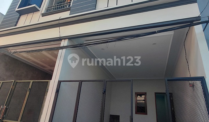 New 2-Story House Ready to Occupied Pademangan Timur