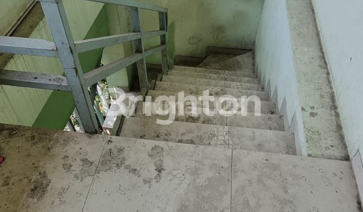 RUMAH SIAP HUNI 2 LANTAI KEMAYORAN 2