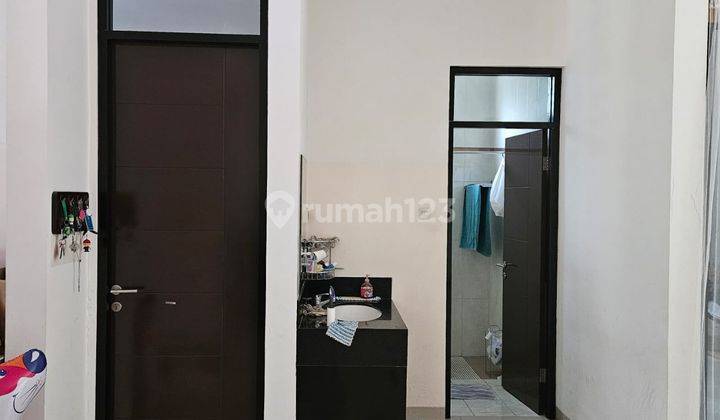 Rumah Hook 1,5 Lantai Minimalis Modern Siap Huni di Taman Holis Indah 2 Thi2 Bandung 2