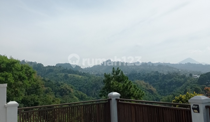 The Most Wanted Villa In Setiabudi! Once In A Lifetime Unit! Ready to Attract Tourists! The Most Wanted Villa In Setiabudi! Once In A Lifetime Unit! Ready to Attract Tourists!