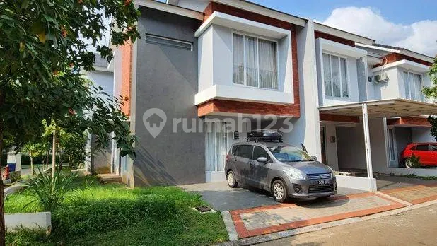 House for Rent in Strategic Bintaro Jaya Area Near Jurangmangu Station and Bintaro Exchange Mall