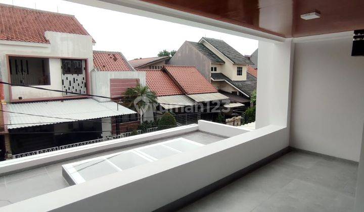 Dijual Rumah Cantik 2 Lantai Villa Melati Mas 2