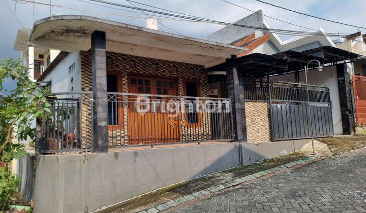 Rumah HOOK 2 Lantai Di  / 1