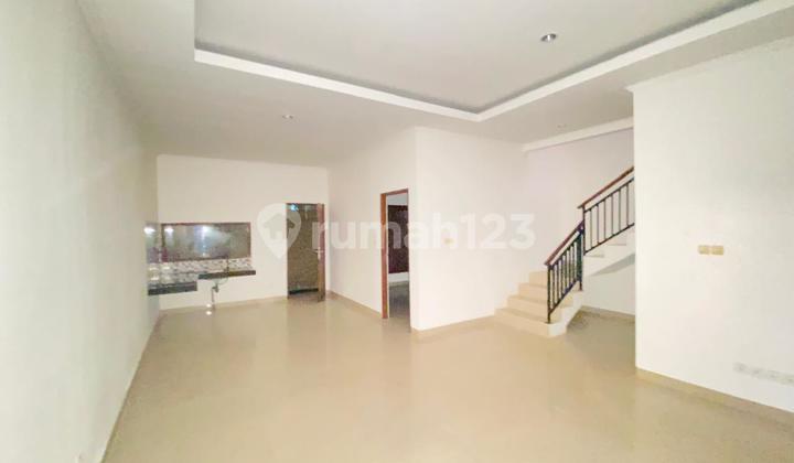 Rumah 2 Lantai Lingkungan One Gate System di Nusa Dua