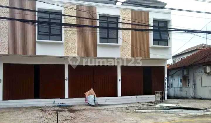 2-Storey Shop House Located in the Heart of Kuta Tourism Near the Beach 2-Storey Shop House Located in the Heart of Kuta Tourism Near the Beach