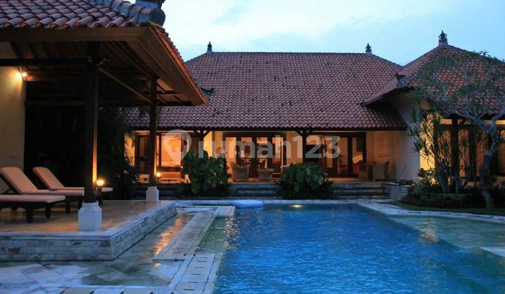 Exclusive Villa Taman Mumbul Nusa Dua Near Bali Mandara Toll Road
