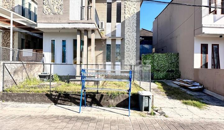 Rumah 2 Lantai Semi Furnished Lokasi One Gate System di Nusa Dua 1