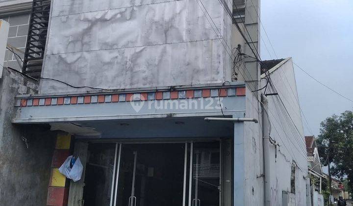 Toko Strategis Pinggir Jalan Karimata Jember 1