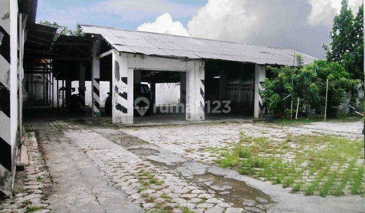 Rumah Nol Jalan Dengan Halaman Yang Luas Di Mangli Jember 2