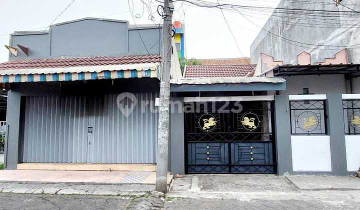 For Sale / For Rent House in Front of School with Store in Villa Regensi Tangerang For Sale / For Rent House in Front of School with Store in Villa Regensi Tangerang