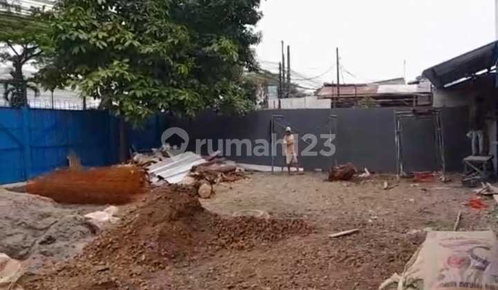 Warehouse for Rent with Office, Parking Area, Toilet, and Borehole Water in Cikupa, Tangerang