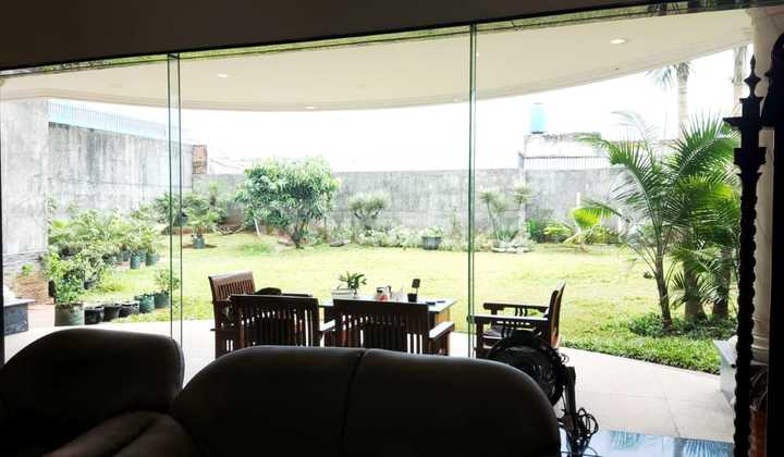 Dijual Rumah Mewah Furnished di Kemanggisan, Jakarta Barat 2