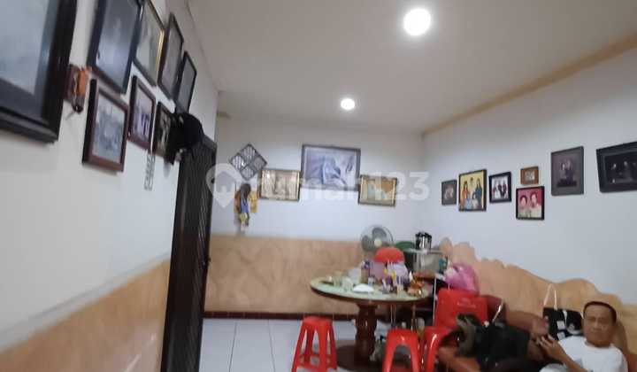 Neat 2-Story House, Well-Maintained and Ready to Occupy in Citra 1 Kalideres, West Jakarta 2