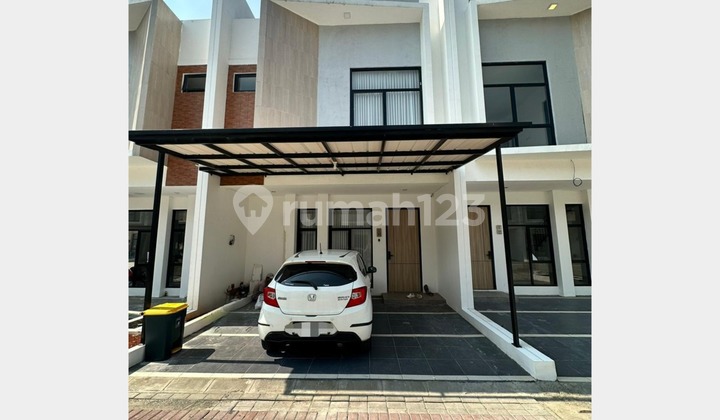 2.5-Story House in The View Bintaro, South Tangerang (5 Minutes to Sudirman Station) 2.5-Story House in The View Bintaro, South Tangerang (5 Minutes to Sudirman Station)