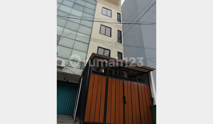 For Quick Sale Premium Boarding House Passive Income Instant in Jembatan Lima, West Jakarta 1