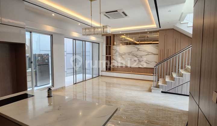 Rumah Bagus 2 Lantai di PIK Golf Island