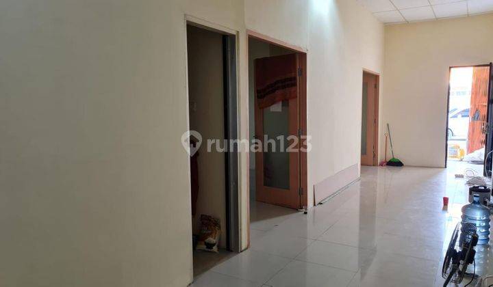 Disewa Ruko Gandeng di Jakarta Barat Letak Strategis Bangunan Rapi 2
