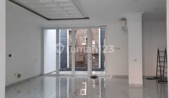 Rumah 2 Lantai Terawat Siap Huni di Golf Lake Residence Cengkareng, Jakarta Barat