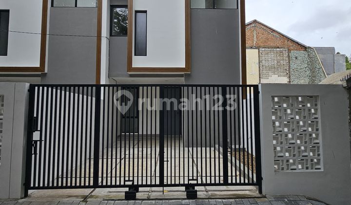 Rumah Brand New Cantik 3 Lantai di Citra Garden 2 Kalideres, Jakarta Barat